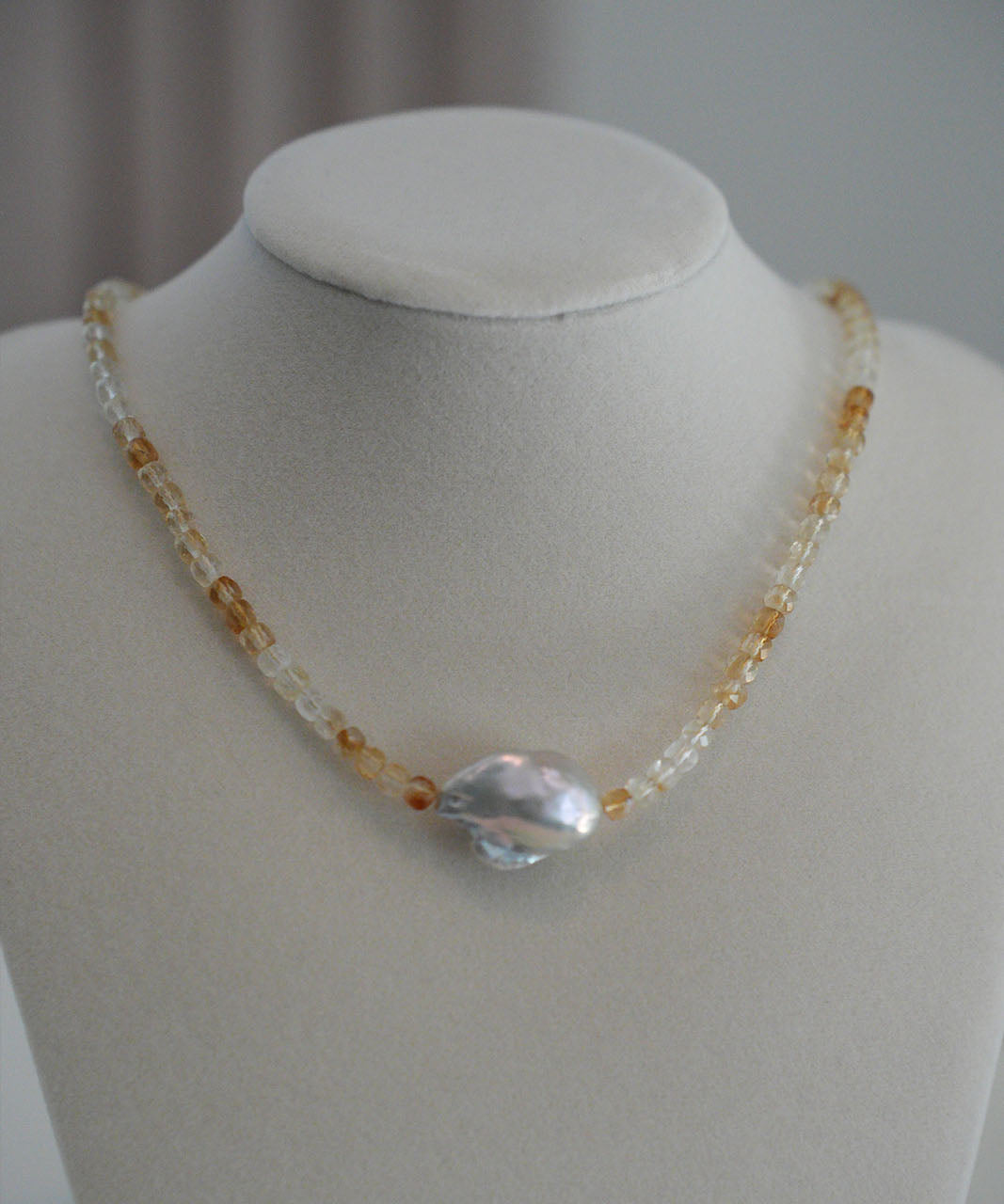 Golden Flow – Citrine & Baroque Pearl Necklace